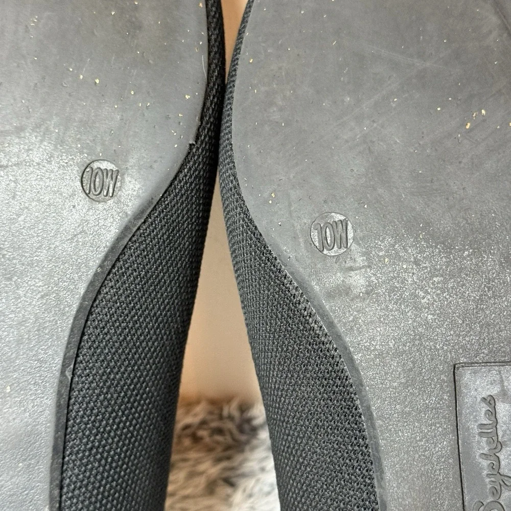Seychelles Black Scallop Closed Toe Slip On Flats Women's Size 10W